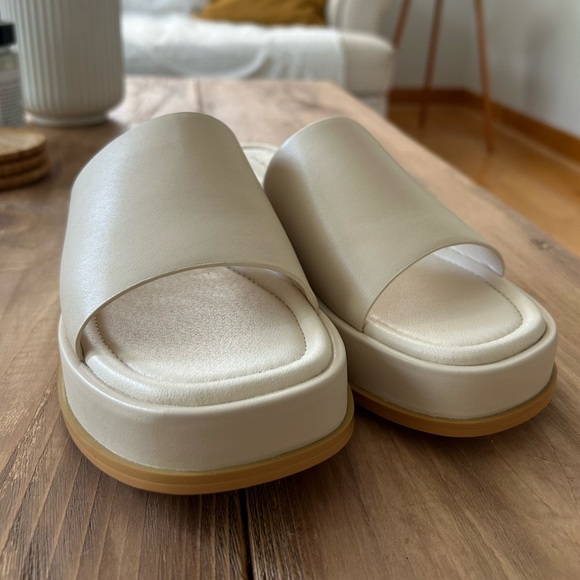 Princess Polly Bayshore Platform Sandal - Picture 3 of 4